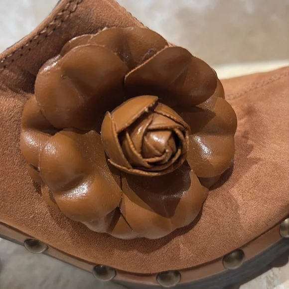 Suede clogs - Picture 4 of 7